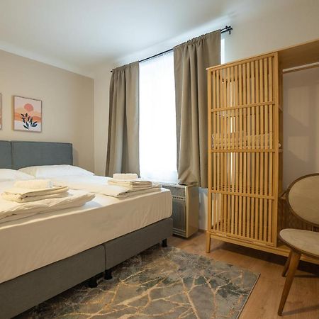 A 2-Bedroom Apartment With A King-Size Bed And A Balcony Is Located Just A 15-Minute Walk From Stephansplatz. Wien Eksteriør billede