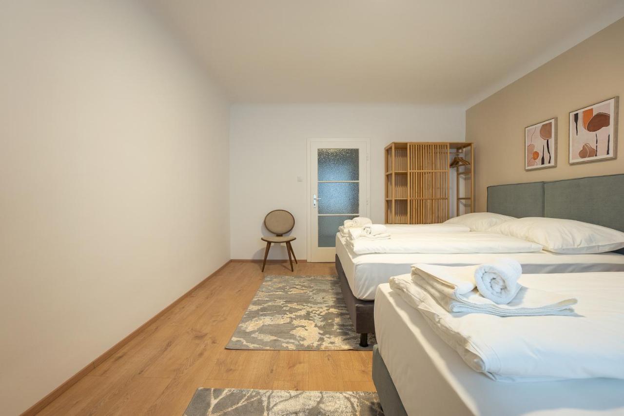 A 2-Bedroom Apartment With A King-Size Bed And A Balcony Is Located Just A 15-Minute Walk From Stephansplatz. Wien Eksteriør billede