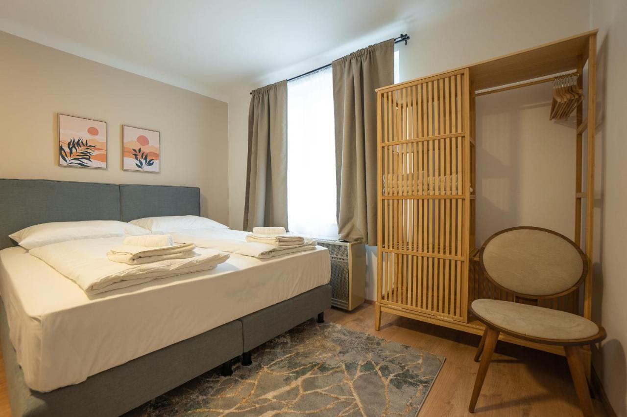 A 2-Bedroom Apartment With A King-Size Bed And A Balcony Is Located Just A 15-Minute Walk From Stephansplatz. Wien Eksteriør billede