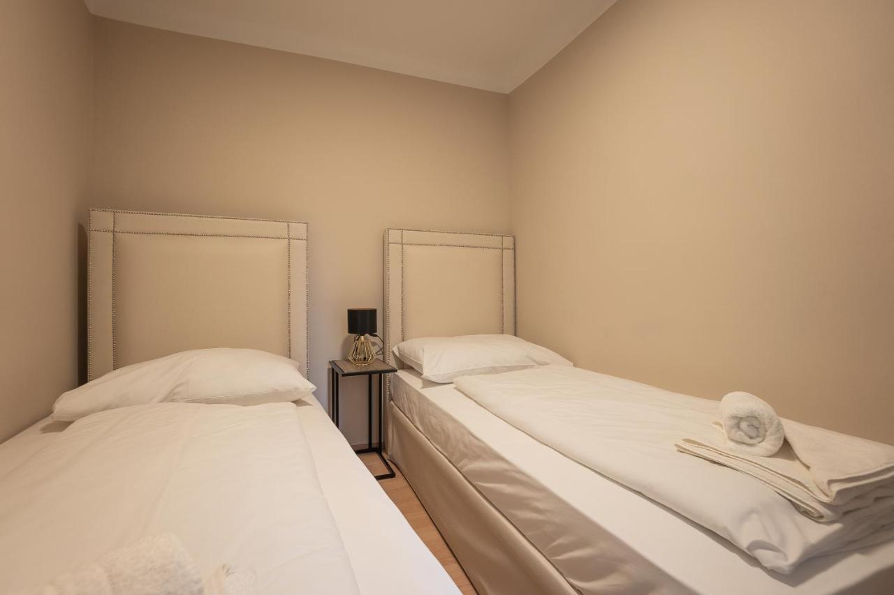 A 2-Bedroom Apartment With A King-Size Bed And A Balcony Is Located Just A 15-Minute Walk From Stephansplatz. Wien Eksteriør billede