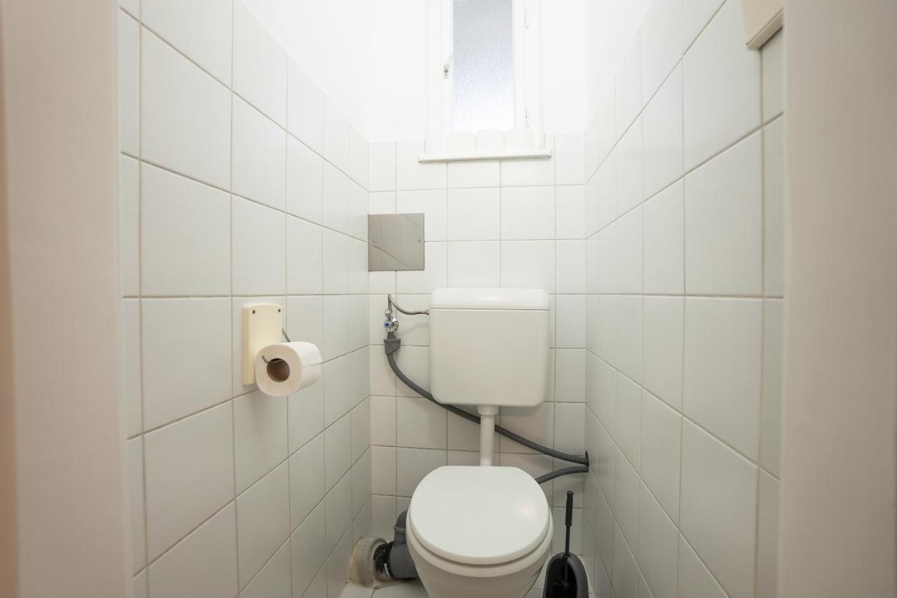 A 2-Bedroom Apartment With A King-Size Bed And A Balcony Is Located Just A 15-Minute Walk From Stephansplatz. Wien Eksteriør billede